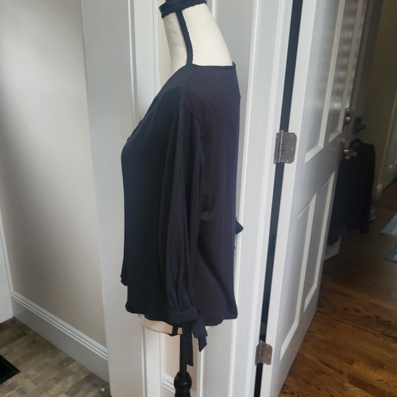 NWT Versatile Flowy Black Blouse by WHBM Size XS - Picture 3 of 6